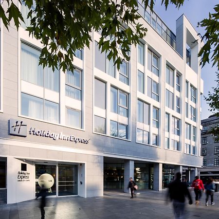 Holiday Inn Express Dublin City Centre By Ihg Esterno foto