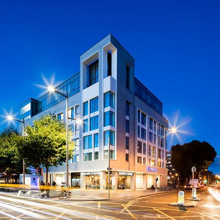 Holiday Inn Express Dublin City Centre By Ihg Esterno foto