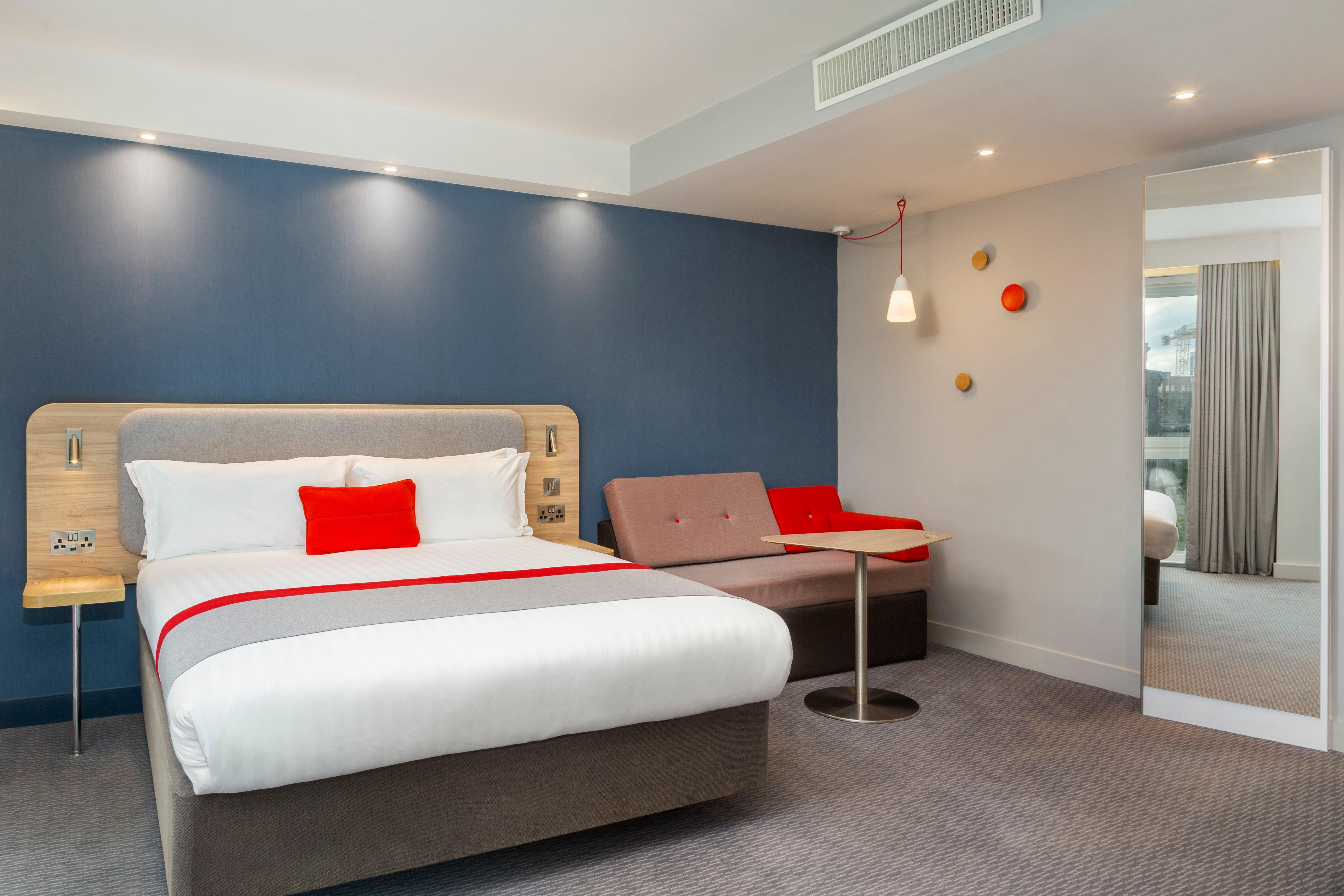 Holiday Inn Express Dublin City Centre By Ihg Esterno foto