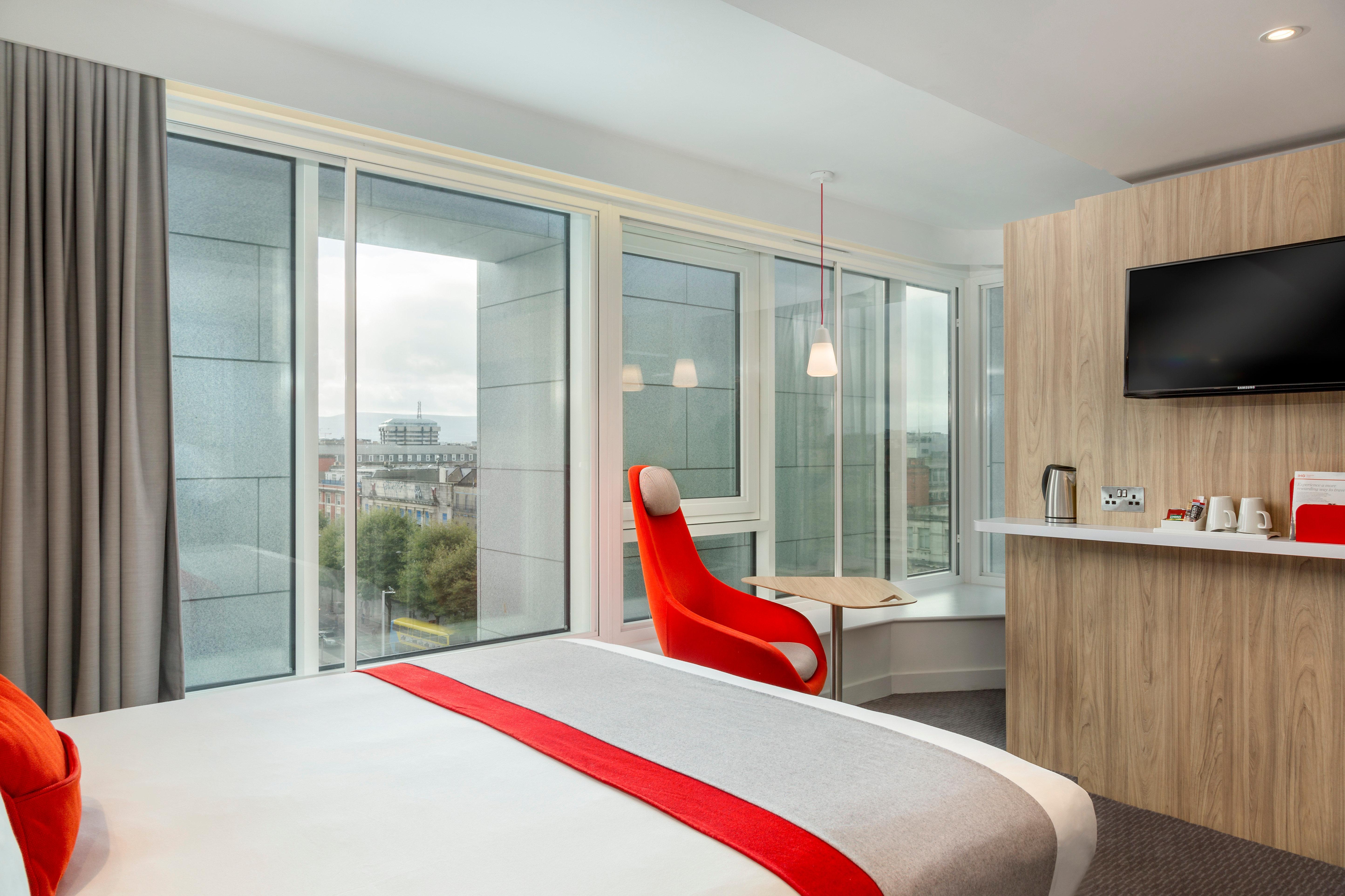 Holiday Inn Express Dublin City Centre By Ihg Esterno foto