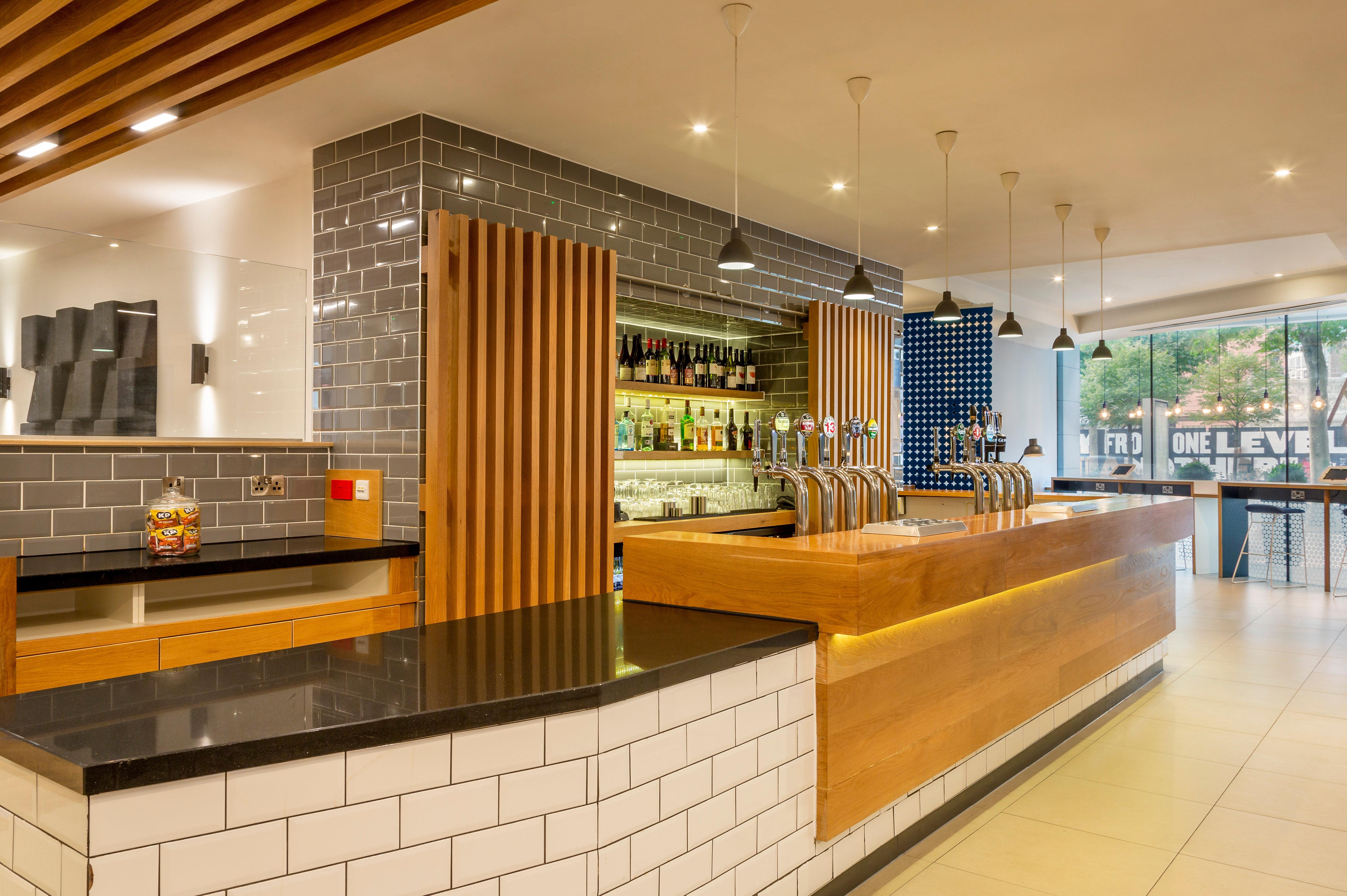 Holiday Inn Express Dublin City Centre By Ihg Esterno foto