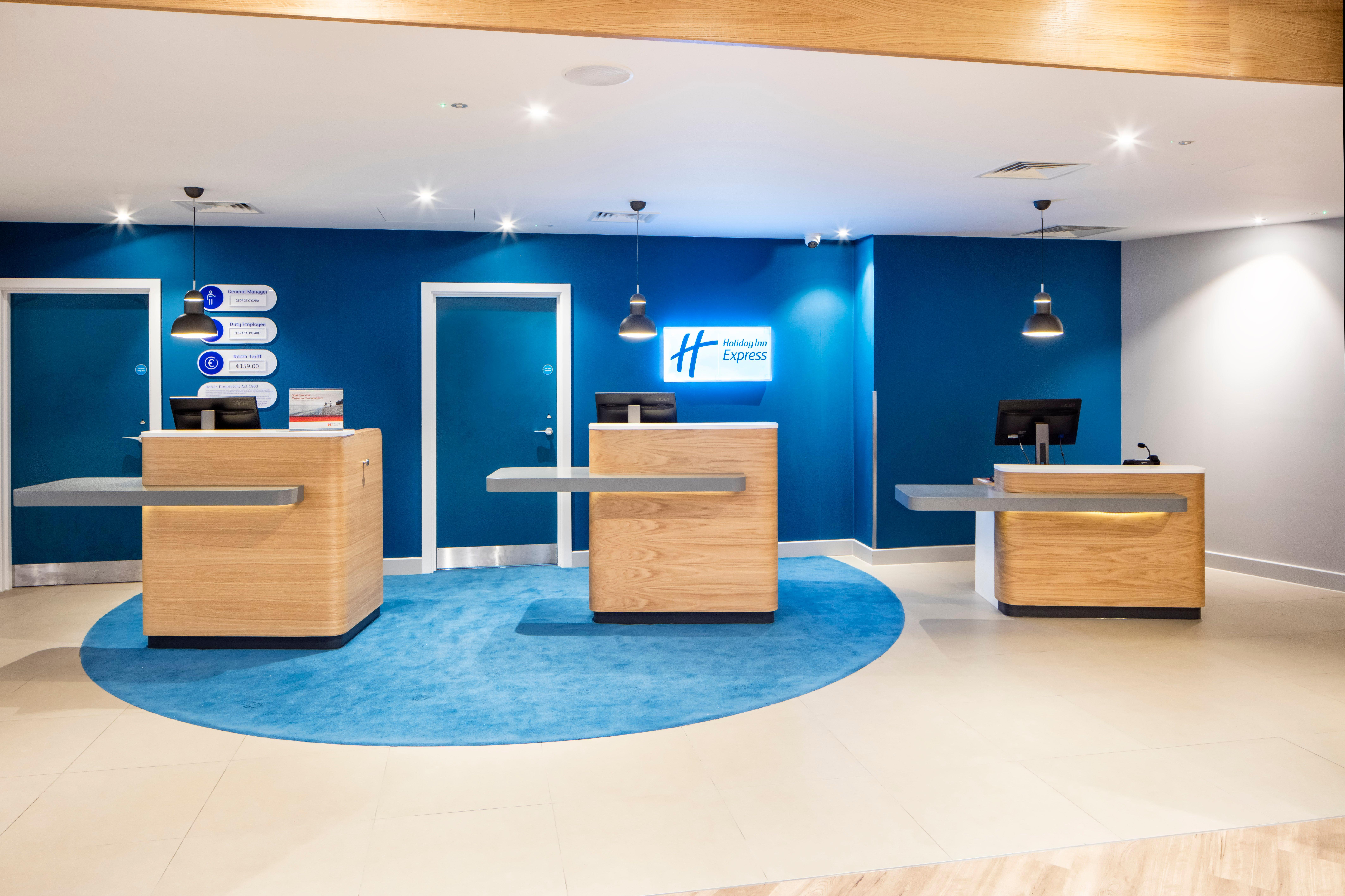 Holiday Inn Express Dublin City Centre By Ihg Esterno foto