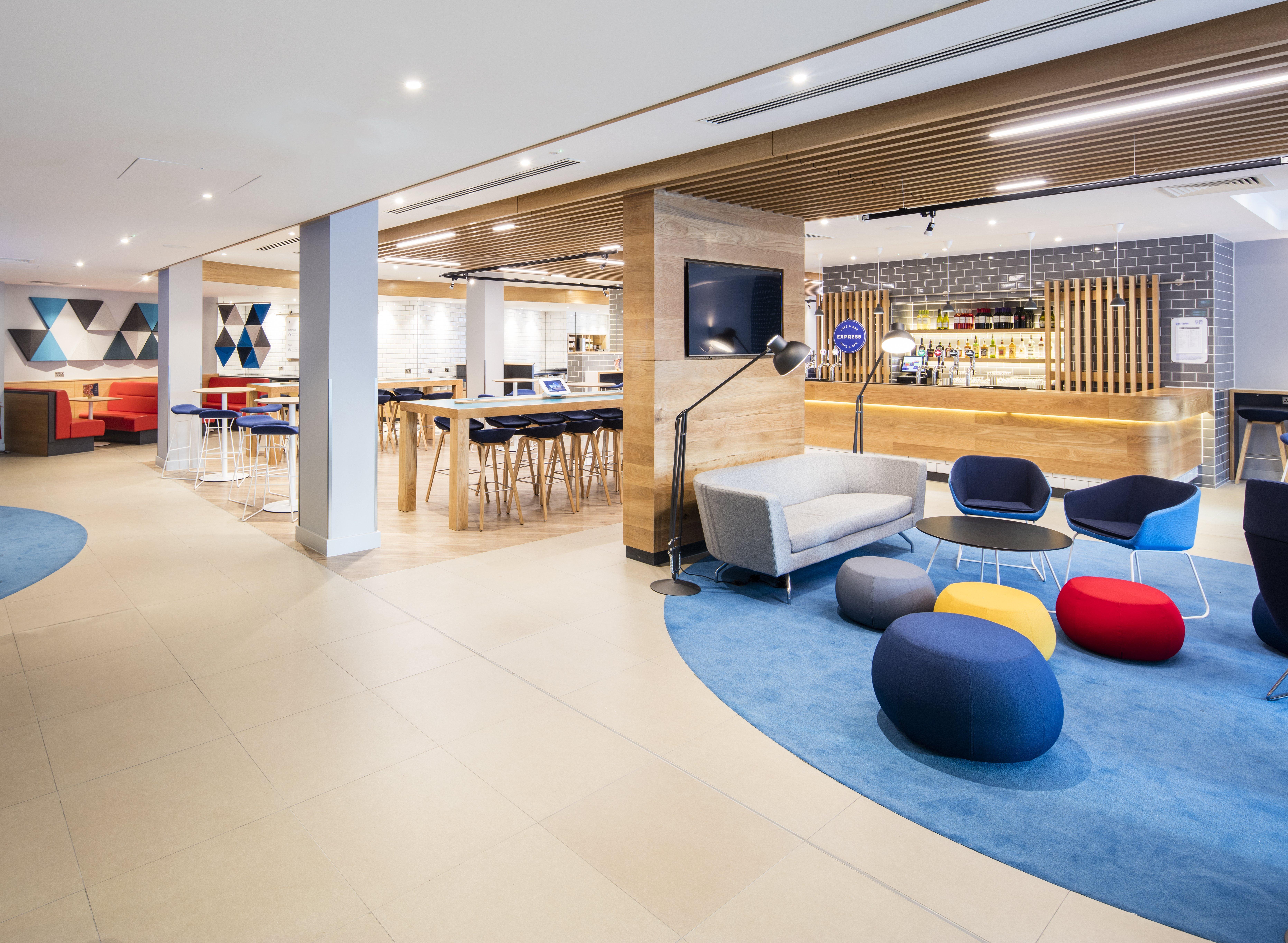 Holiday Inn Express Dublin City Centre By Ihg Esterno foto