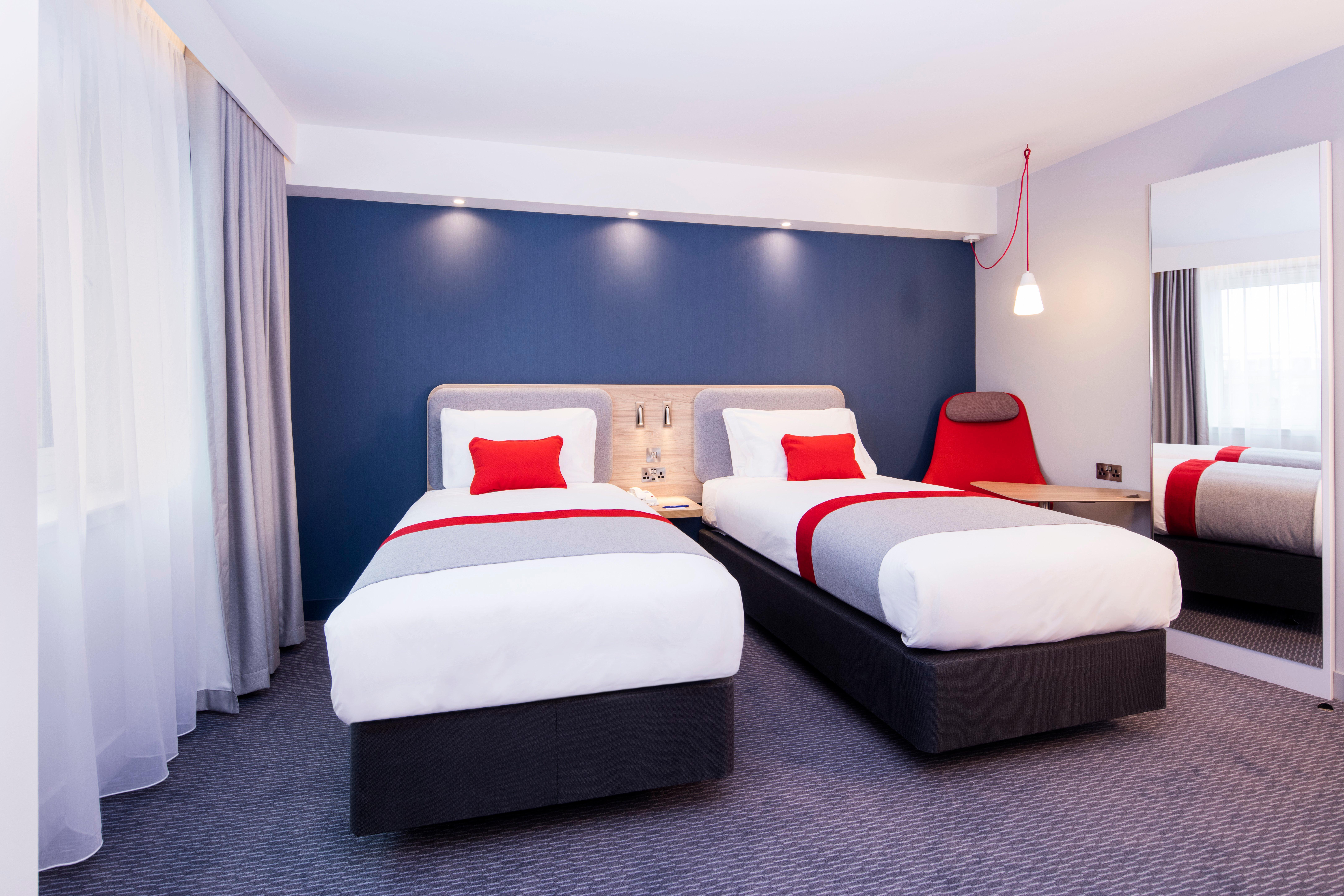 Holiday Inn Express Dublin City Centre By Ihg Esterno foto
