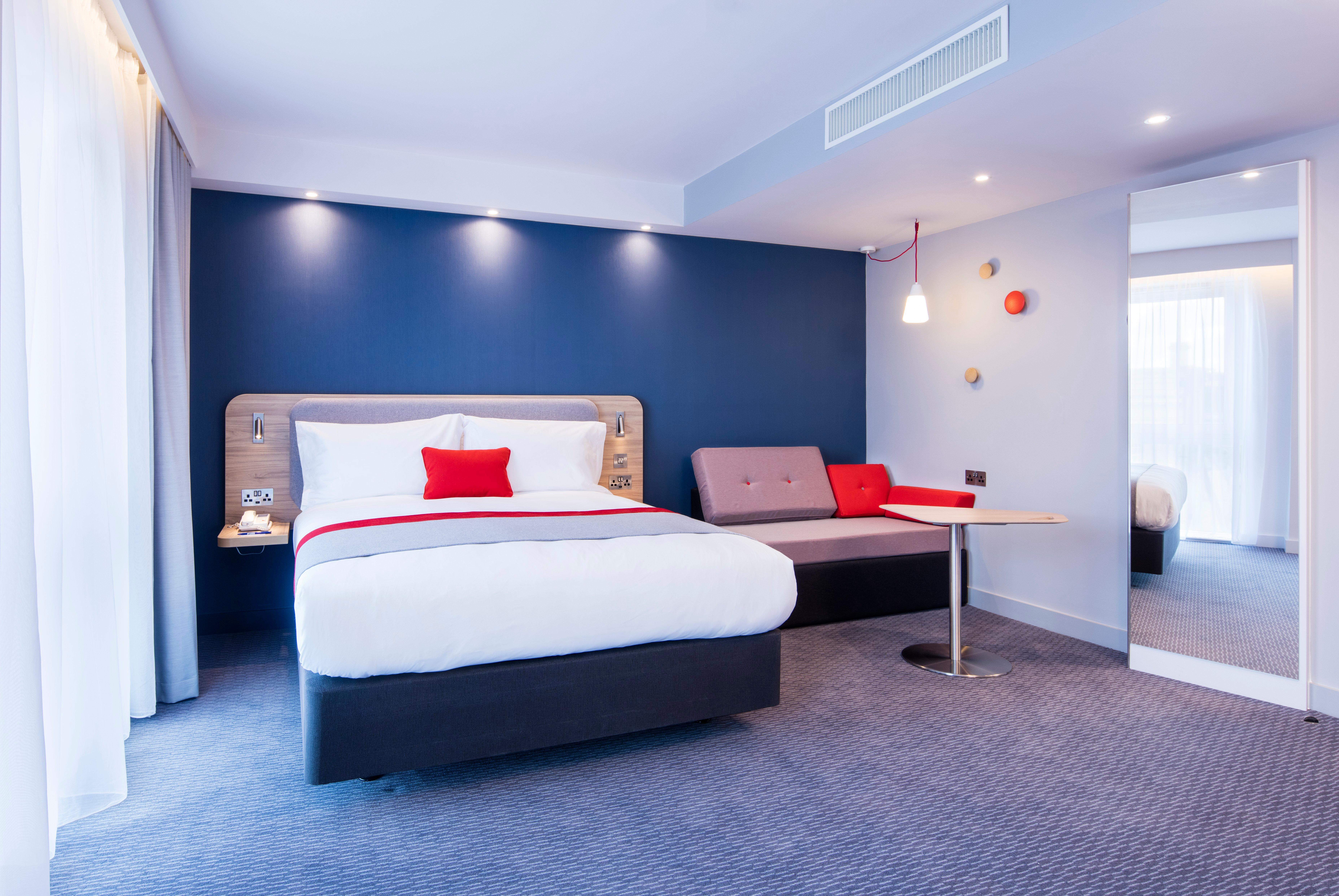 Holiday Inn Express Dublin City Centre By Ihg Esterno foto